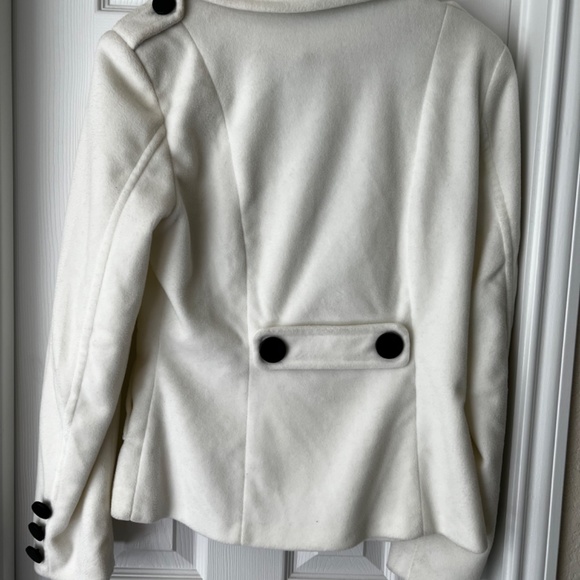 Coat - Picture 6 of 9